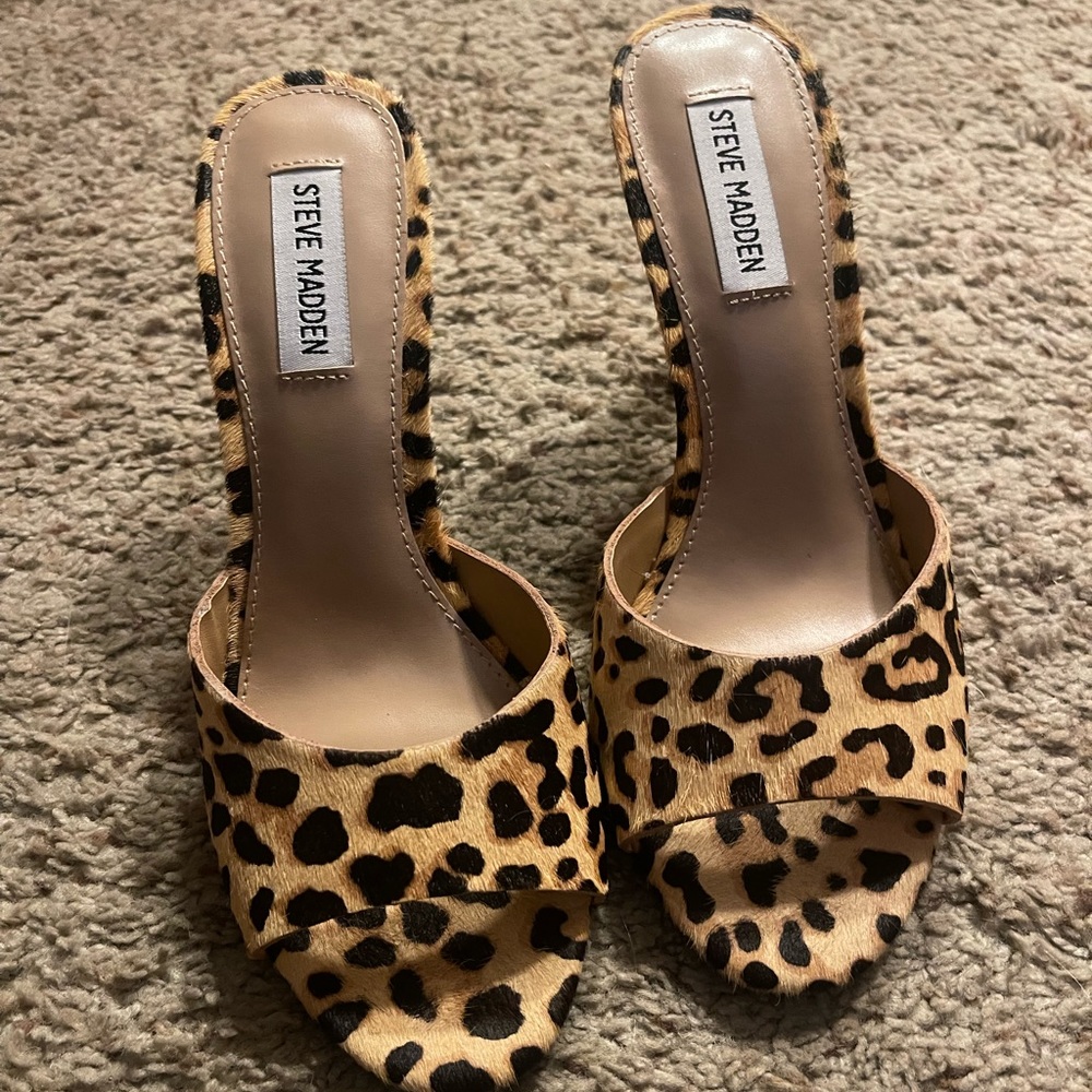 Steve Madden cheetah printed on cow fur, kitten style pumps around 3.5 inches